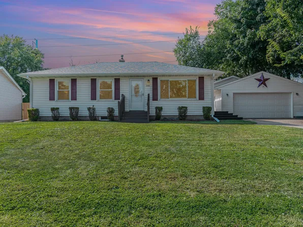 548 Willow Ln, Woodbury, MN 55125