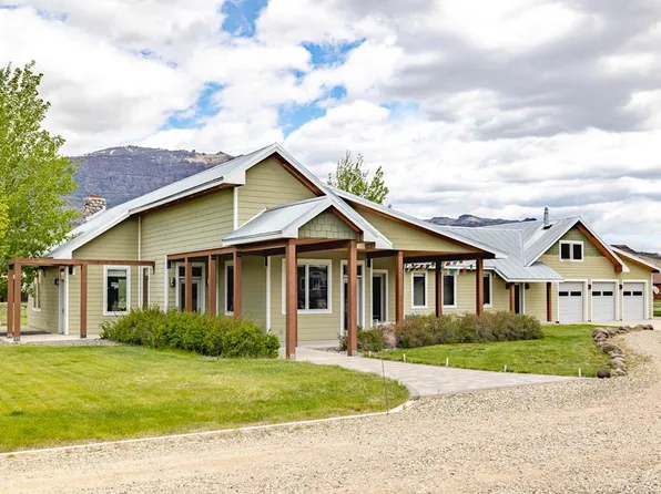 30 Ptarmigan Dr, Cody, WY 82414