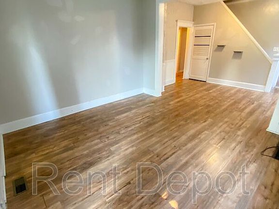 5th image of 1622 S Bedford Ave