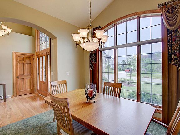 4th image of 4226 Oakmont Trl