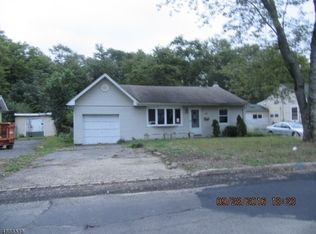 66 Lake Shore Dr, Lake Hiawatha, NJ 07034