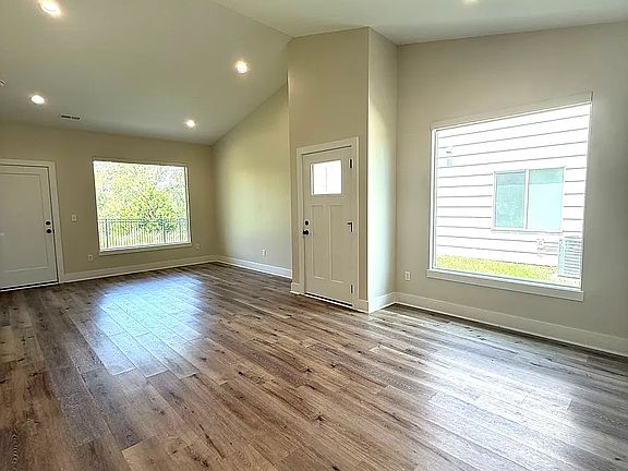 2nd image of 5527 N Sandkey St