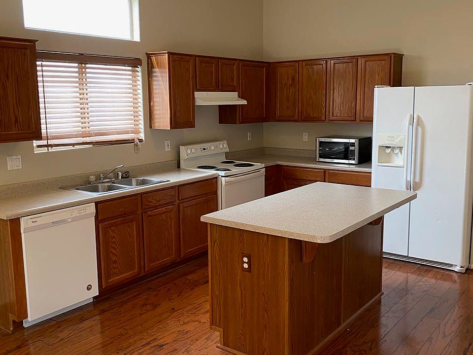 1st image of 17717 N Woodrose Ave