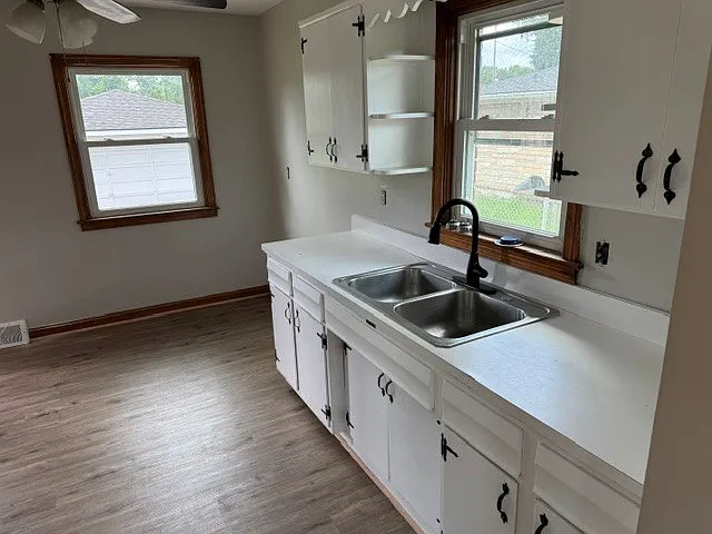 2338 Embassy Ln — Photo 6