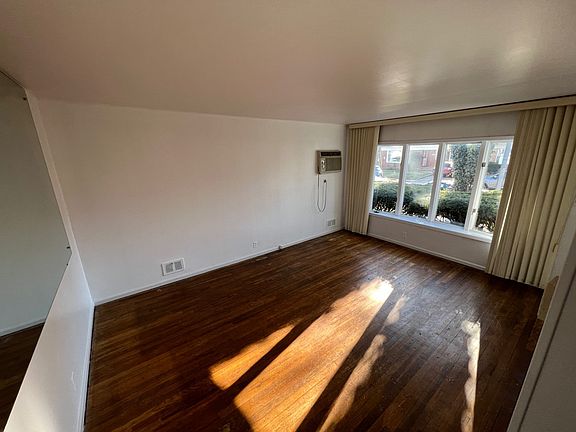 4th image of 8149 242nd St
