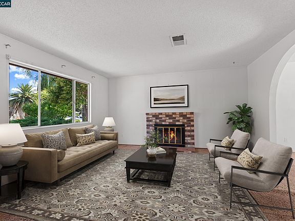 3rd image of 3605 Hemingway Dr