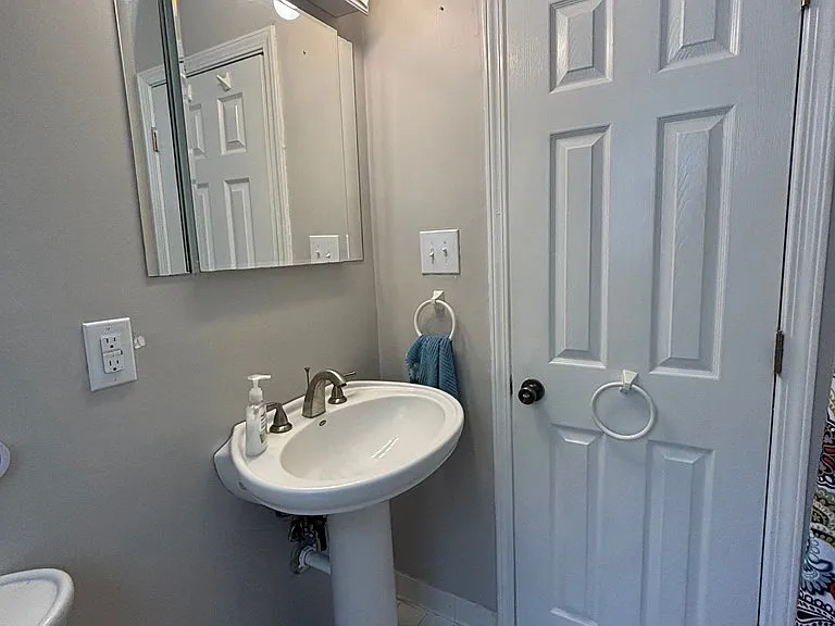 505 Adams Ave — Photo 32