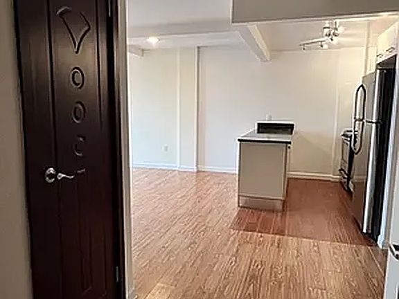 4th image of 4118 43rd St #5E