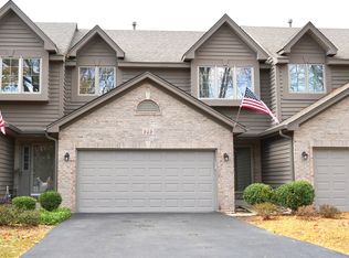 949 Millcreek Cir, Elgin, IL 60123