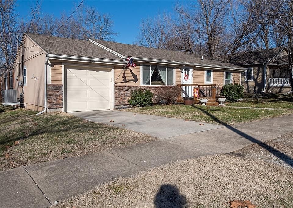 309 E 3rd St, Wellsville, KS 66092 Zillow