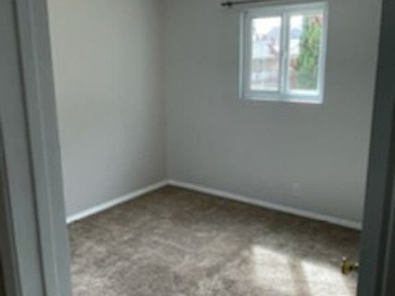 5th image of 1034 Waterbury Ln