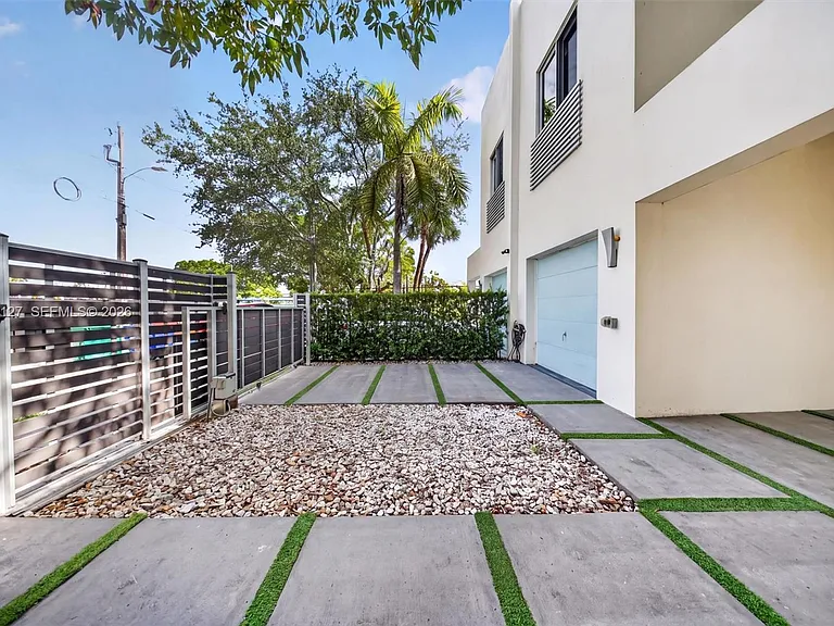 3059 Carter St #3059 — Photo 7