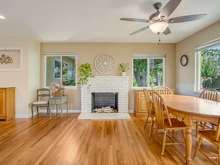 2545 Dewitt Ave — Photo 14