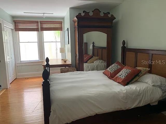 2916 W Bay Court Ave — Photo 13