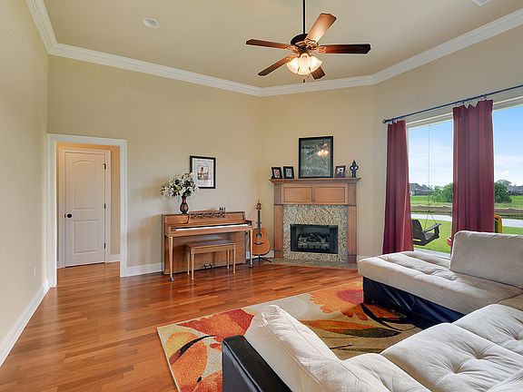 4th image of 39363 Oceanview Ave