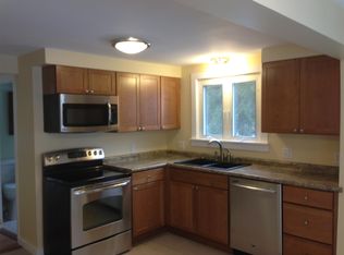 85 Middle Rd, Falmouth, ME 04105