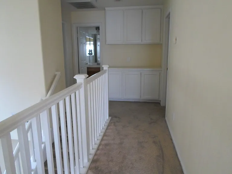 460 Middlebury Ct — Photo 28