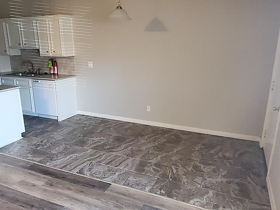5th image of 818 Hardy Springs Cir APT C