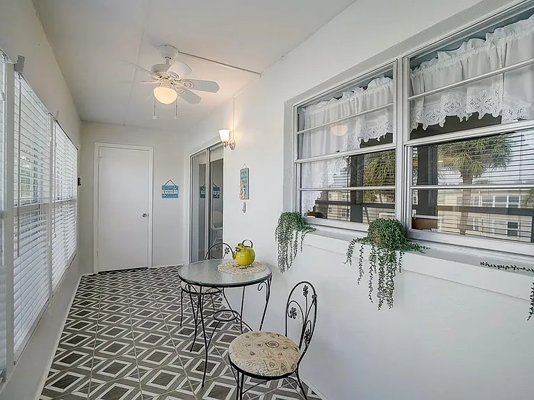11720 Park Blvd #302-C — Photo 12