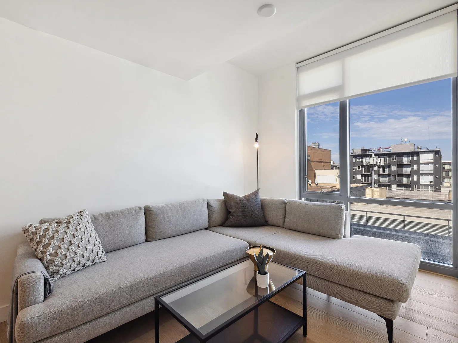 1 bed, 581 sqft, $4,150 — Photo 3