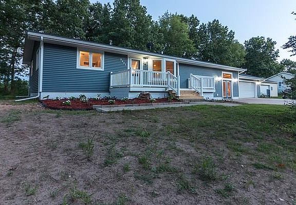 3rd image of 9881 Southlawn Cir