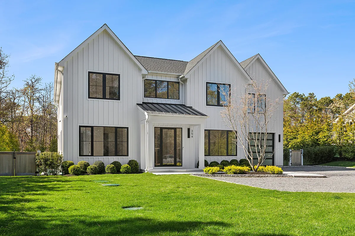 Building Photo - 354 Saint Andrews Rd W