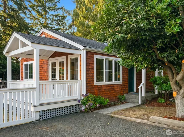 24021 99th Avenue SW, Vashon, WA 98070