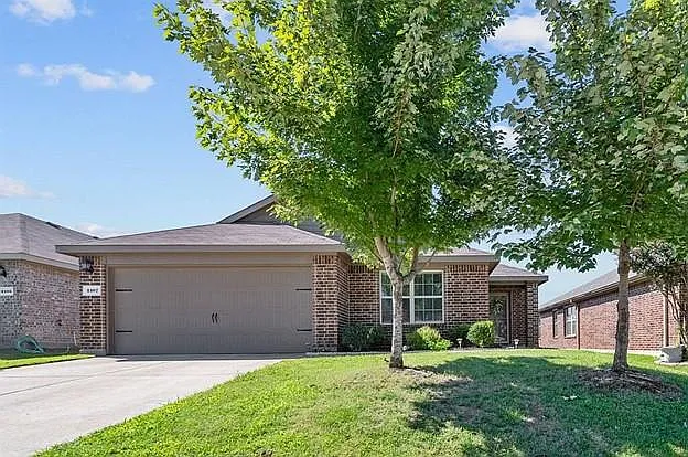 2107 Hartley Dr — Photo 2