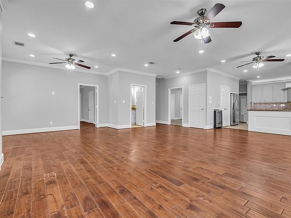 5th image of 1607 Houston Ave