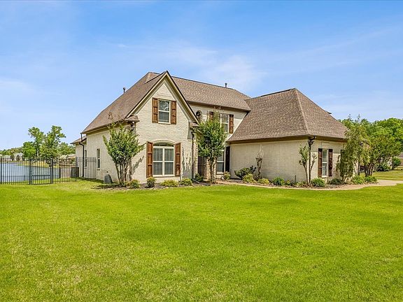 2nd image of 8926 Valley Mill Ln