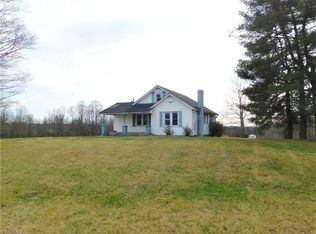 112 Shatley Ln, Mount Airy, NC 27030