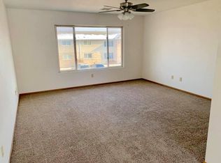 112 Sharon Dr #3, Morris, IL 60450