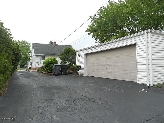 5th image of 709 Columbia Ave