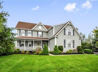 12 Rosemary Ct, Yorktown Heights, NY 10598