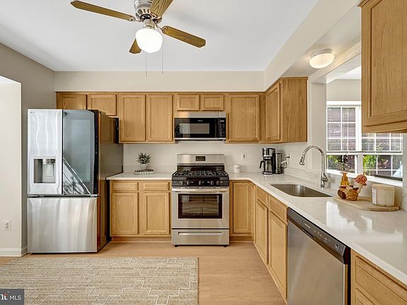 4th image of 43309 Parlor Sq