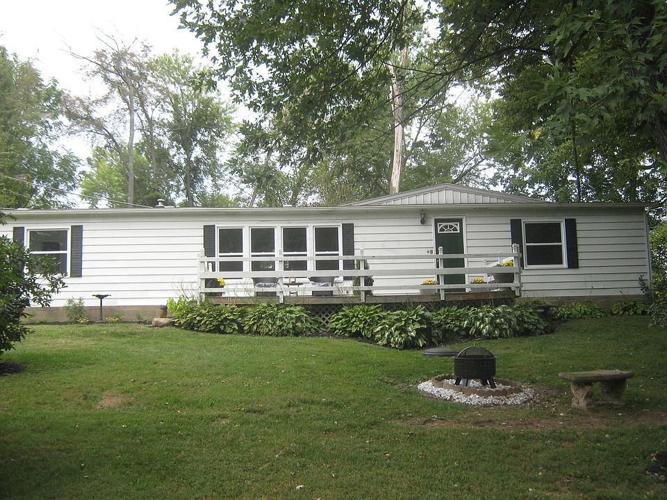 1st image of 5560 Dahlia Dr NE