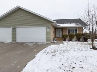 1527 41st Ave S, Moorhead, MN 56560