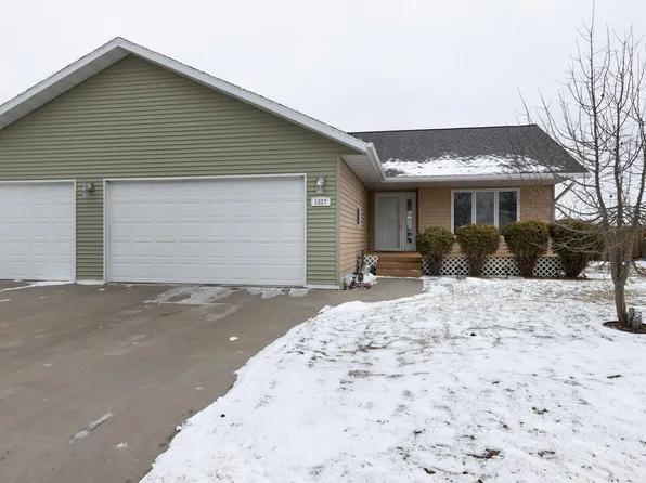 1527 41st Ave S, Moorhead, MN 56560