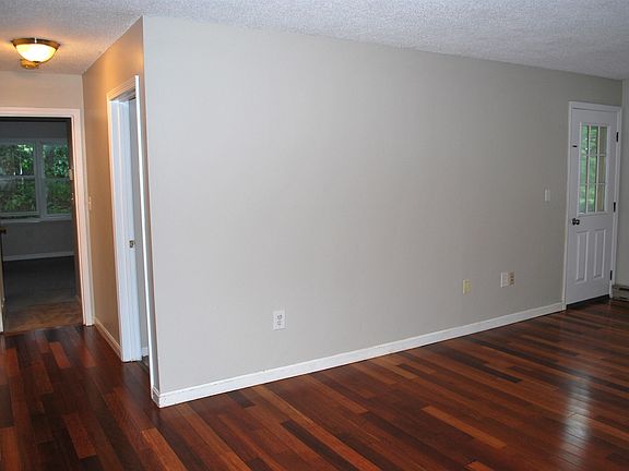 5th image of 14 Turnbuckle Ln APT 22