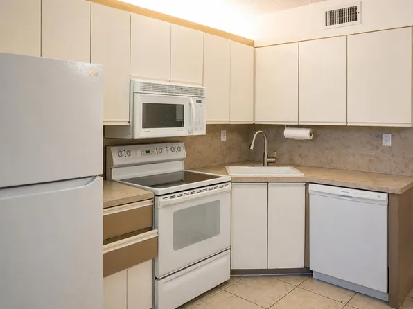 5910 Morningstar Cir APT 202, Delray Beach, FL 33484