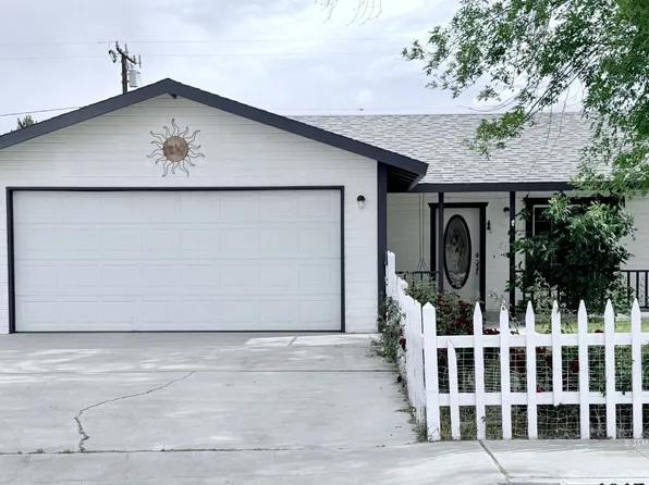 1017 W Benson Ave, Ridgecrest, CA 93555