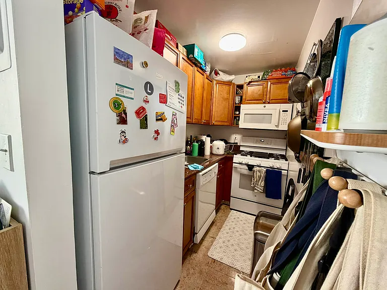 121 E 12th St #7G — Photo 3