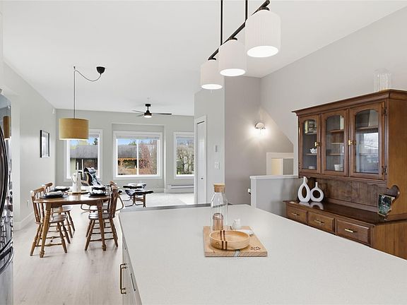 3rd image of 253 Victoria Rd #100