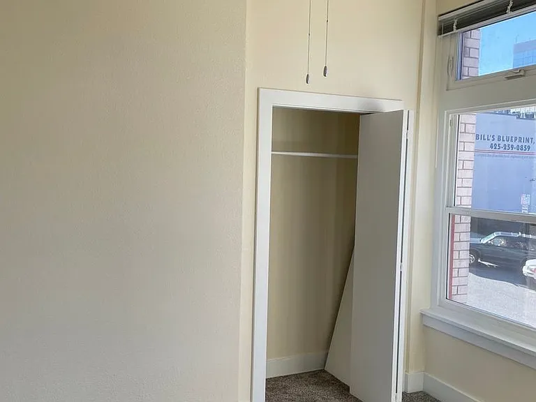 D01804MA Hodges Building — Photo 1
