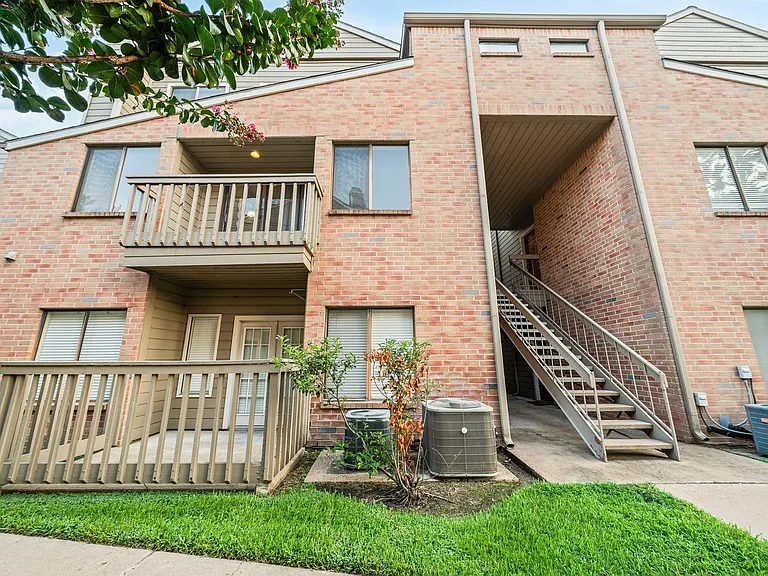 2023 Gentryside Dr #204 — Photo 6