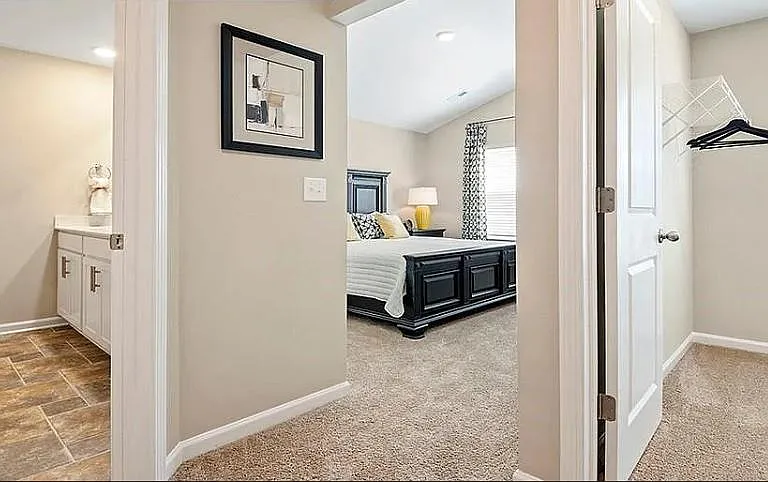 7104 N Mills Rd — Photo 40