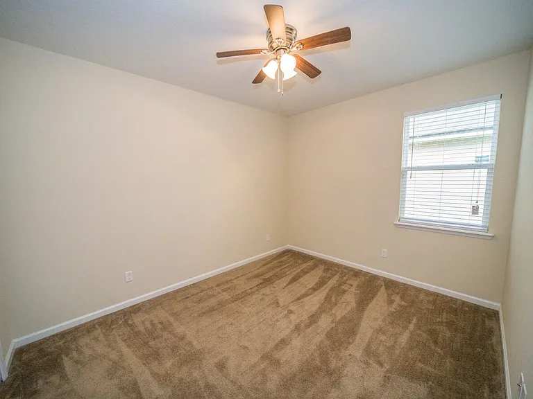 11733 Lake Bend Cir — Photo 15