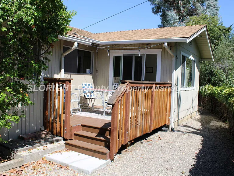 577 Princeton Pl — Photo 13