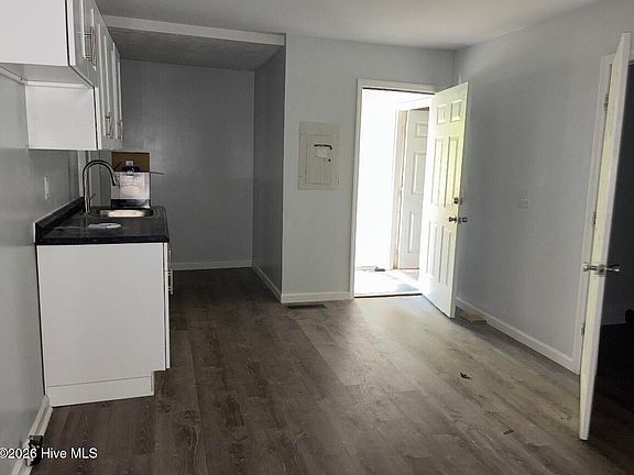 3rd image of 217 Robinson St #B