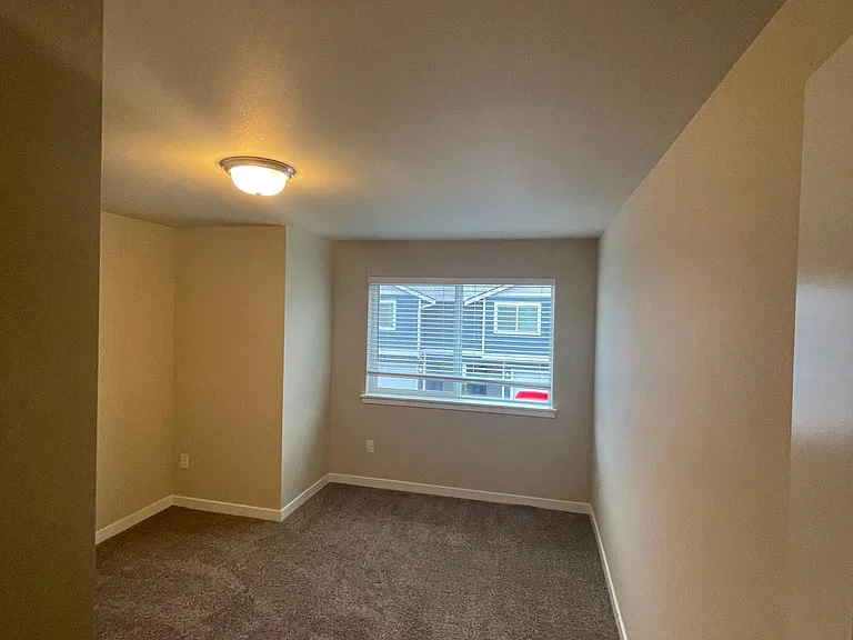 1903 Ahlers Ave #1 — Photo 20